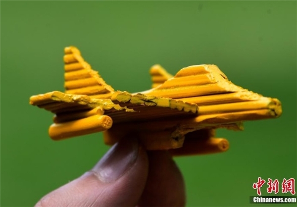 تصاویر/ ساخت ناو هواپیمابر با چوب بامبو!