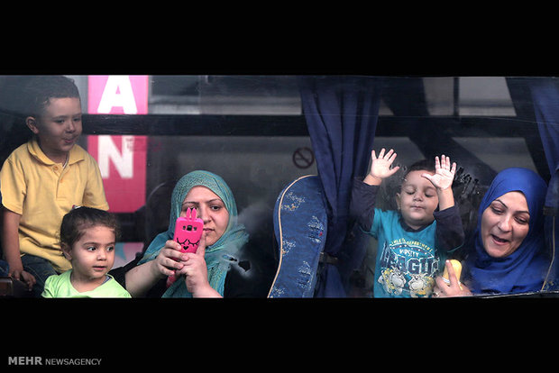 عکس/ورود فلسطینیان با اتوبوس به نوار غزه