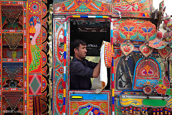 عکس/تزئین جالب کامیون پاکستانی