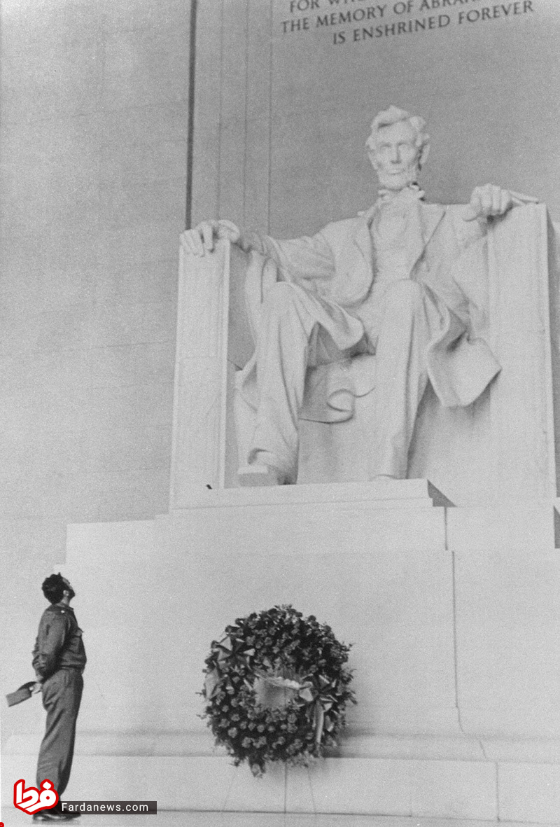 عکس/بازدید فیدل کاسترو از یادبود لینکلن