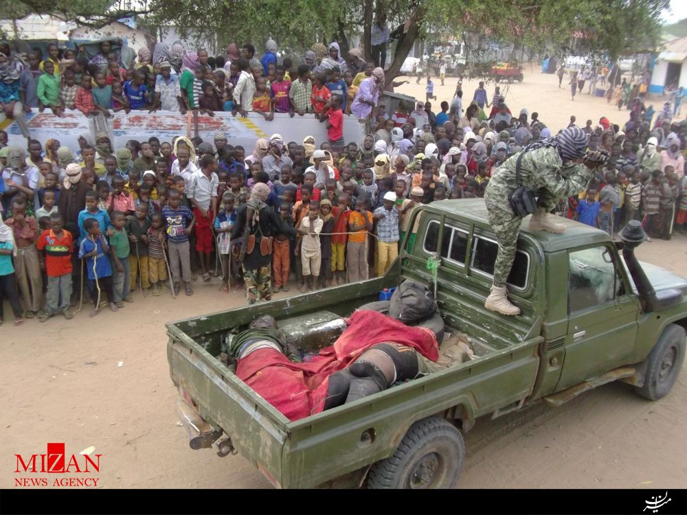 نمایش اجساد سربازان کنیایی توسط تروریست‎ها+تصاویر