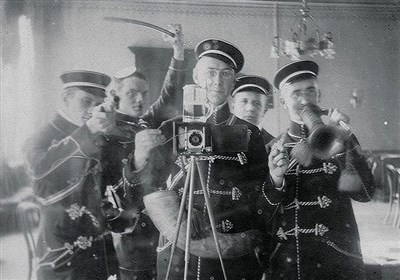 عکس/ روش سلفی گرفتن در سال ۱۹۱۲