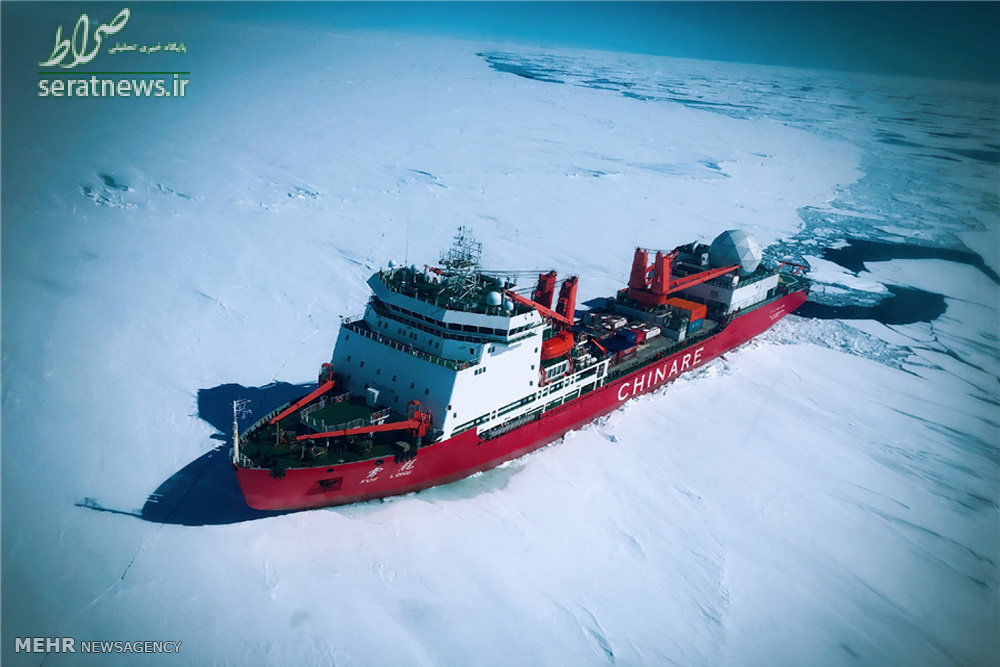 عکس/ورود کشتی یخ‌شکن به قطب جنوب