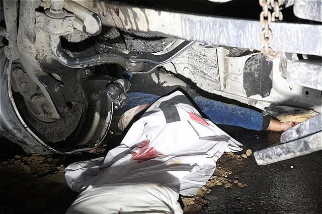 واژگونی مرگبار تریلی در بزرگراه فتح+تصاویر