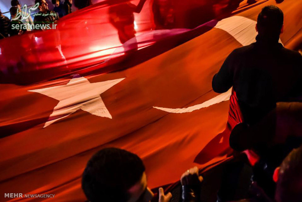 عکس/تجمع مردم پس از انفجار استانبول