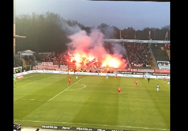 هواداران دارمشتات آلمان ورزشگاه را آتش زدند+عکس