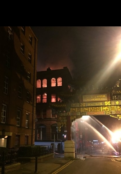 2 کشته در پی آتش‌سوزی در منچستر+تصاویر