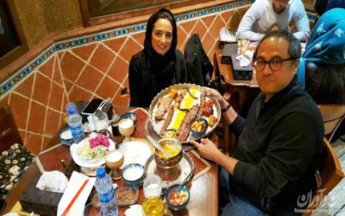عکس/آقای بازیگر و همسرش درحال خوردن کباب