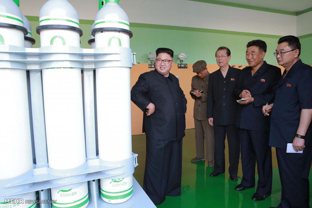 تصاویر/نحوه لباس پوشیدن رهبر کره شمالی