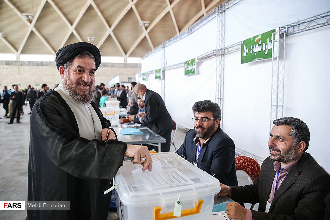 عکس/ معاون احمدی‌نژاد در رای‌گیری جمنا