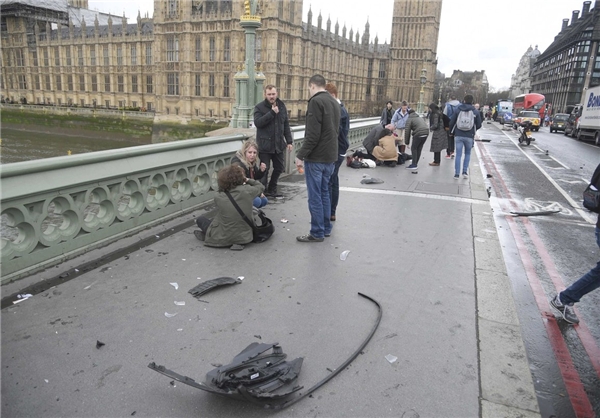 تیراندازی و انفجار در نزدیکی پارلمان انگلیس +تصاویر