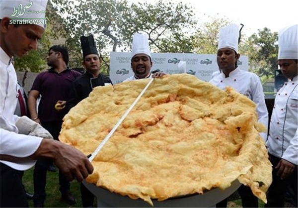 پخت بزرگ‌ترین نان در هندوستان +عکس