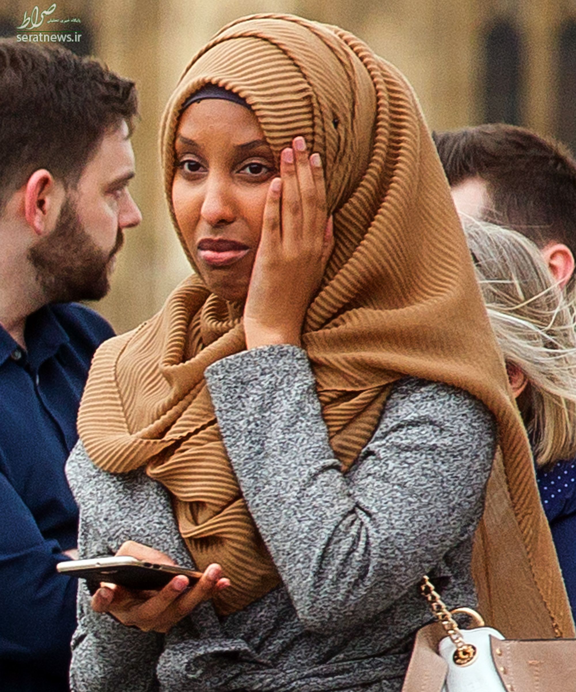 حجاب زن مسلمان در صحنه حمله لندن جنجال آفرید+تصاویر