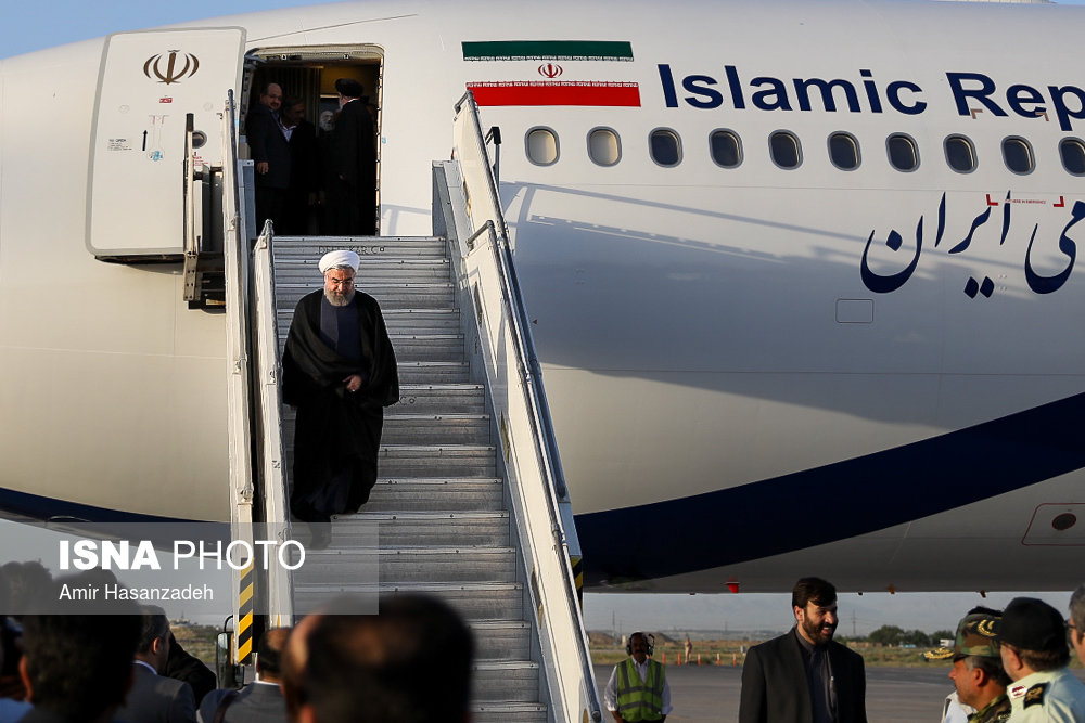 روحانی وارد مشهد شد +تصاویر