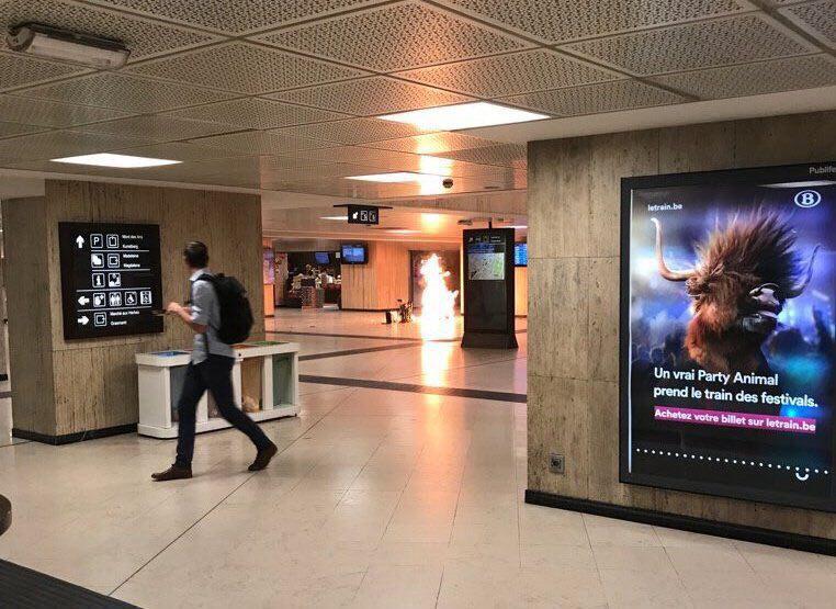 تیراندازی و انفجار دریکی از ایستگاه‌های مترو بروکسل+عکس