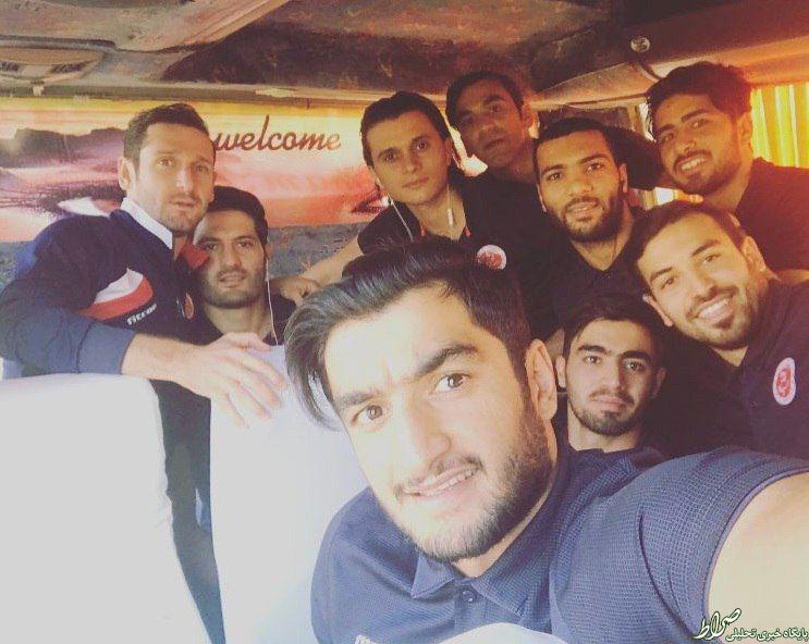 سلفی بازیکنان پدیده پیش از دیدار با استقلال خوزستان