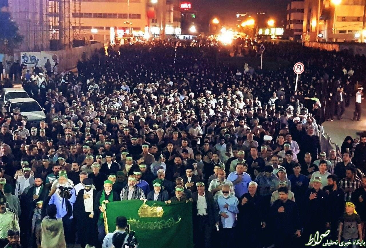 عکس/ هم‌اکنون؛ حرکت اجتماع شکوهمند عزاداران امام جواد به سمت حرم رضوی