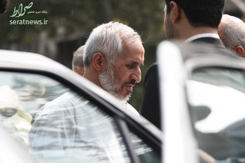 مشايي و بقايي غايبان مراسم مرحوم داوود احمدي نژاد/ چرا حلقه انحرافي به ختم برادر مرادشان نرفتند؟