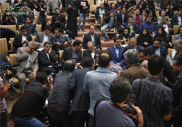 عکس/ اولین نشست شهردار با اصحاب رسانه