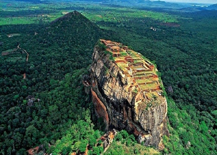 با تور سریلانکا به زیبا ترین جزیره دنیا سفر کنید