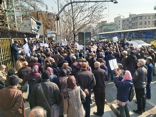 عکس/ تجمع بازنشستگان در مقابل سازمان تامین اجتماعی