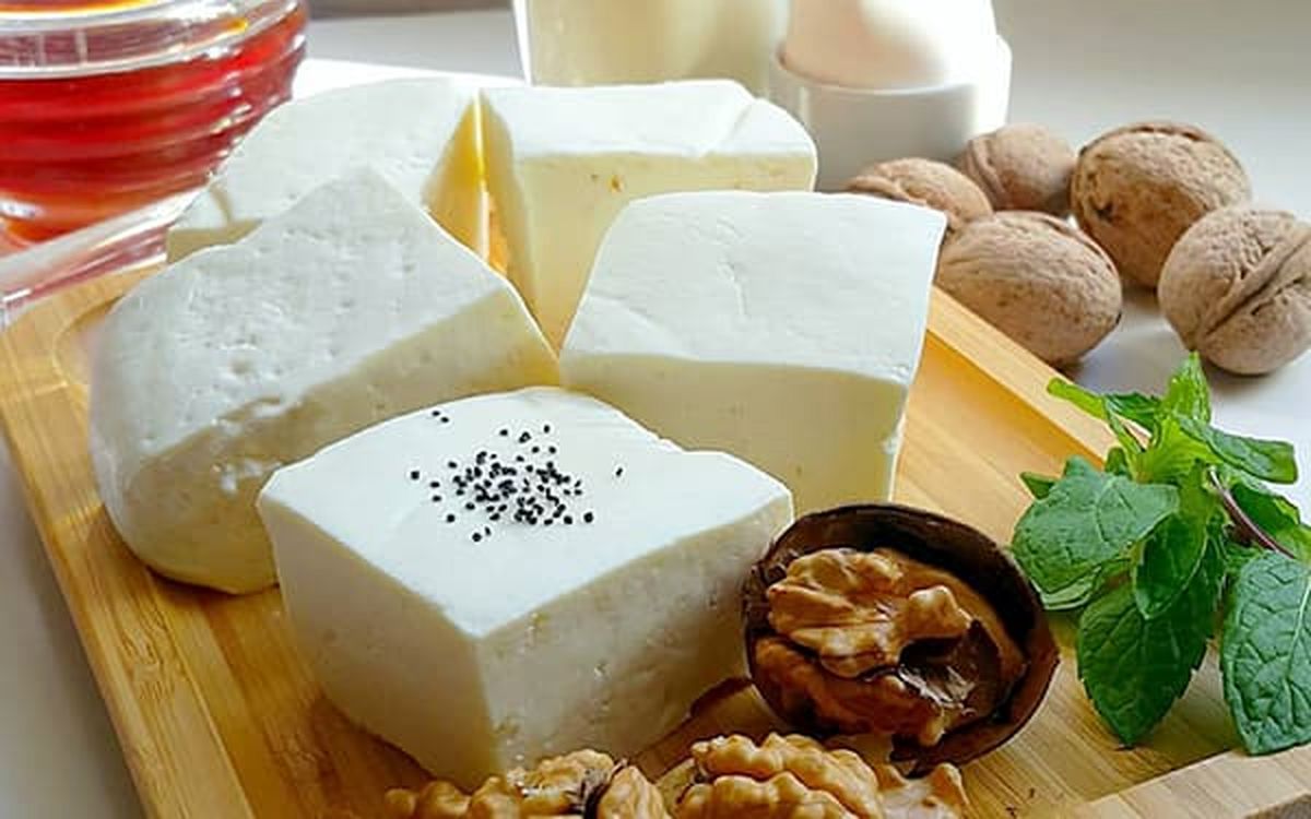خوردن پنیر با این ۱۶ ماده غذایی ممنوع