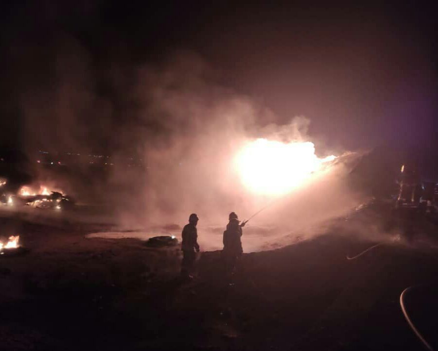 مهار آتش سوزی تانکر در محور اراک - تهران