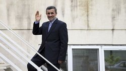 احمدی نژاد: معترضان به من گفتند تو فقط بیا، بنزین اگر ۱۰ هزار تومان شد هم اشکالی ندارد