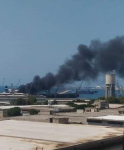 انفجار و آتش سوزی یک کشتی تجاری در «لاذقیه» سوریه