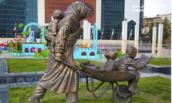 عکس/مجسمه عجیب شهرداری مشهد برای نوروز ۱۴۰۲