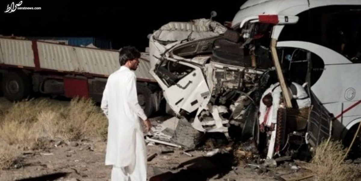 ۲ کشته و ۲۲ مصدوم در برخورد اتوبوس با تریلی در مسیر ایرانشهر به بم