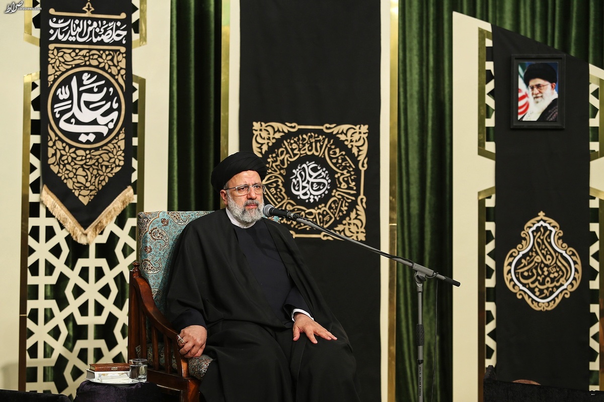 حضور رئیسی درمراسم شب احیا در امامزاده صالح (ع) تهران