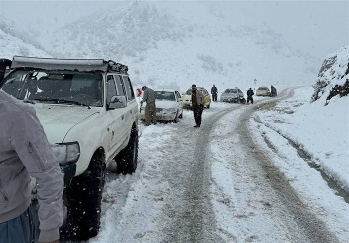 بارش سنگین برف در گردنه ژالانه کردستان