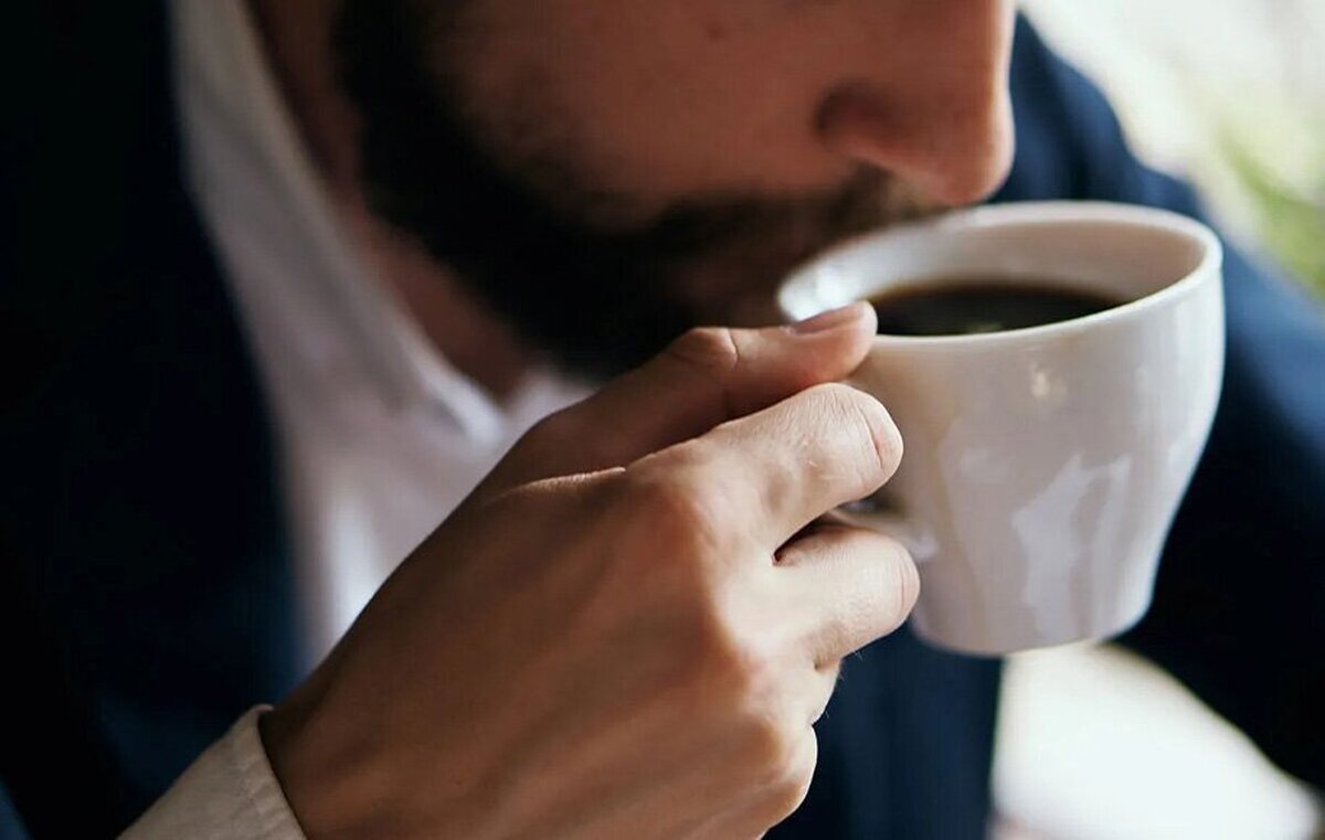 آیا نوشیدن قهوه باعث متوقف شدن رشد می‌شود؟