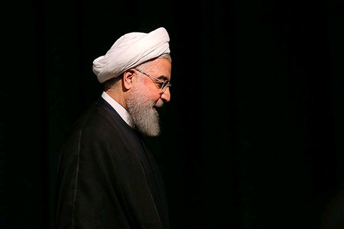 حسن روحانی: من واقعا از زیرنویس شبکه خبر فهمیدم بنزین گران شده/ رئیس اطلاع رسانی دولت خطاب به روحانی: با مردم صادق باشید، همین دروغگویی‌هاست که باعث رد صلاحیت می‌شود