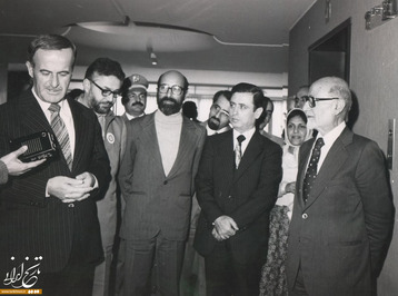 مهدی بازرگان، مصطفی چمران و ابراهیم یزدی در کنار حافظ اسد، رئیس‌جمهور سوریه
