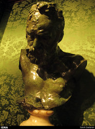مجسمه «ویکتور هوگو»