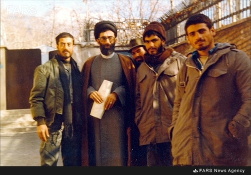 4.آیت‌الله خامنه‌ای در جمع عده‌ای از پاسداران انقلاب اسلامی - 1358
