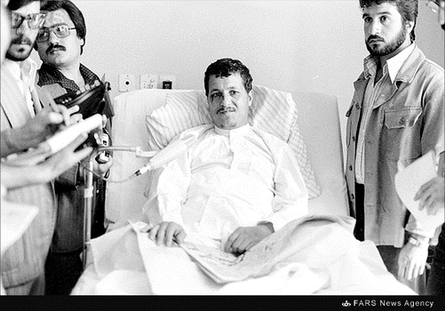 خرداد1358. آیت‌الله اکبر هاشمی رفسنجانی پس از ترور توسط گروه فرقان در بیمارستان شهدای تجریش - 1359 