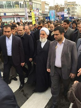 حضور حجت‌الاسلام ناطق‌نوری در راهپیمایی 22 بهمن