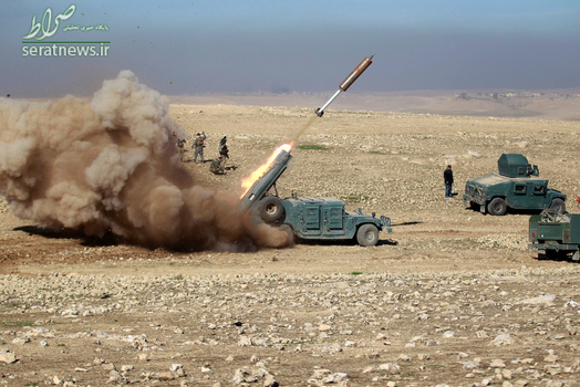 شلیک راکت به مواضع گروه تروریستی داعش توسط نیروهای واکنش سریع ارتش عراق در جنگ موصل