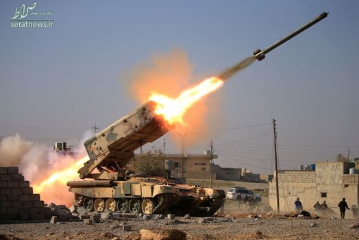 غرش موشک ارتش عراق به سمت مواضع گروه تکفیری داعش در جنوب موصل