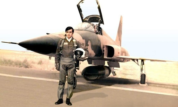 خلبانی‌که صدام پیکرش رادونیم کرد!+عکس